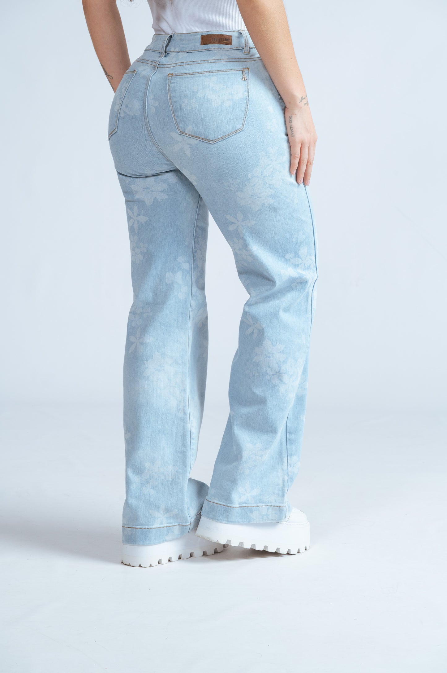 JEANS MOM FLARE REF. 2049