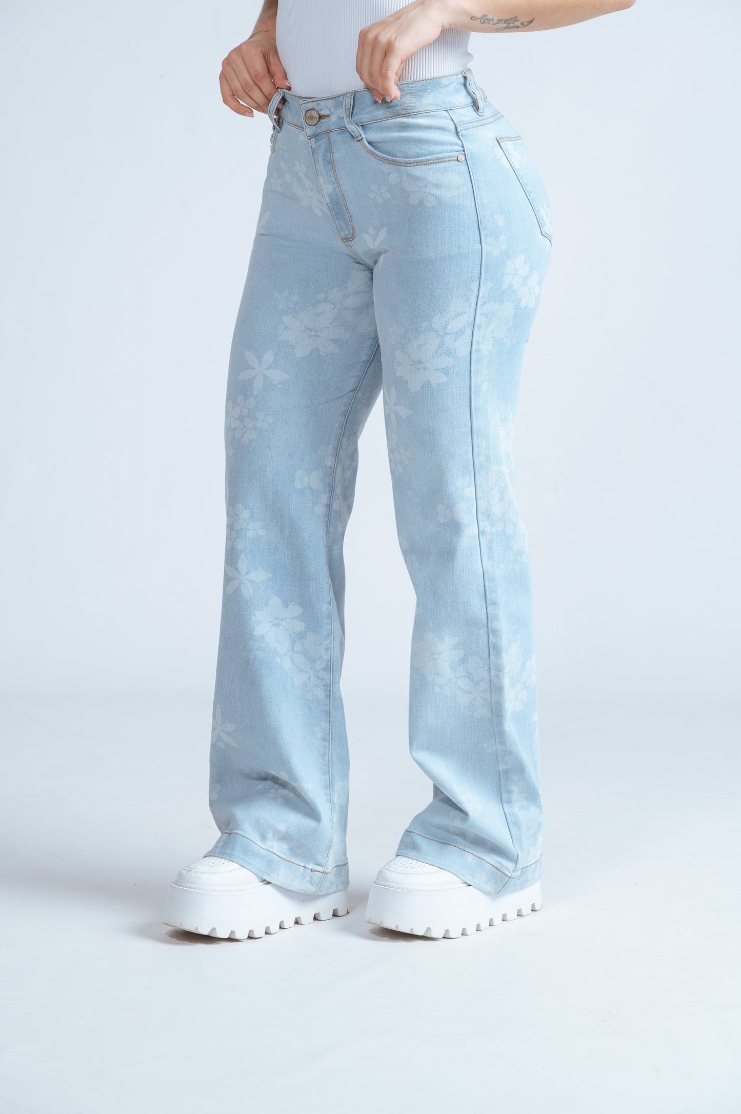 JEANS MOM FLARE REF. 2049