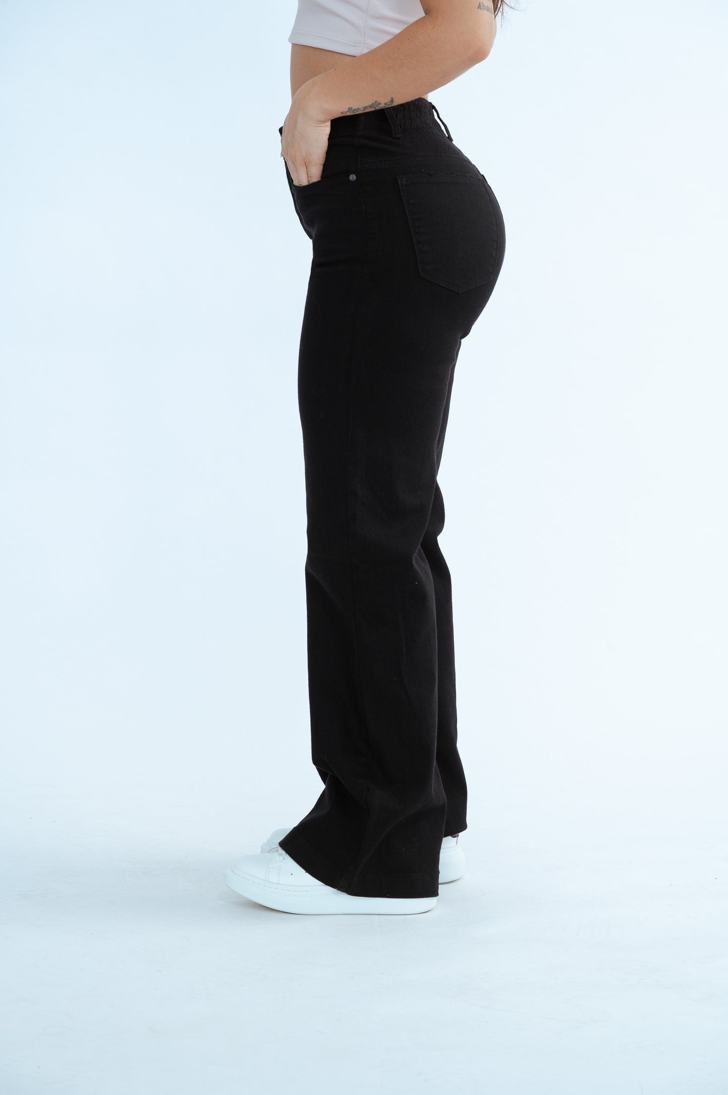 JEANS MOM FLARE NEGRO REF. 2053