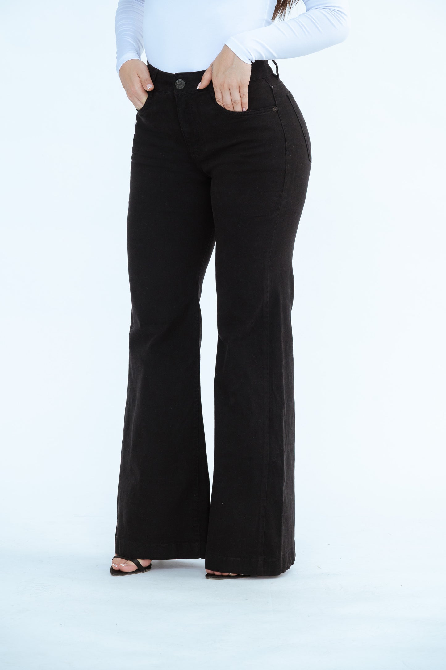 Jeans Bota Campana Negro REF. 2060